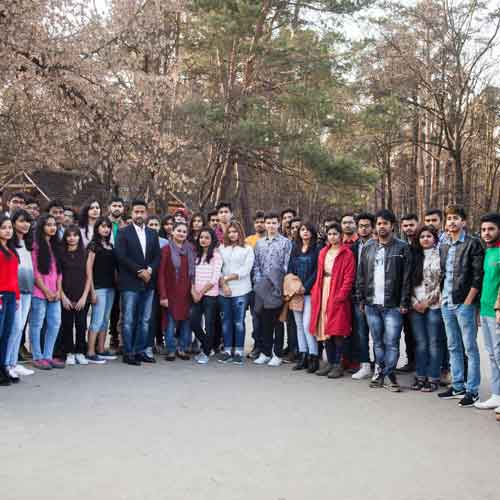 images/gallery/group-photo-with--indian-medical-students.jpg